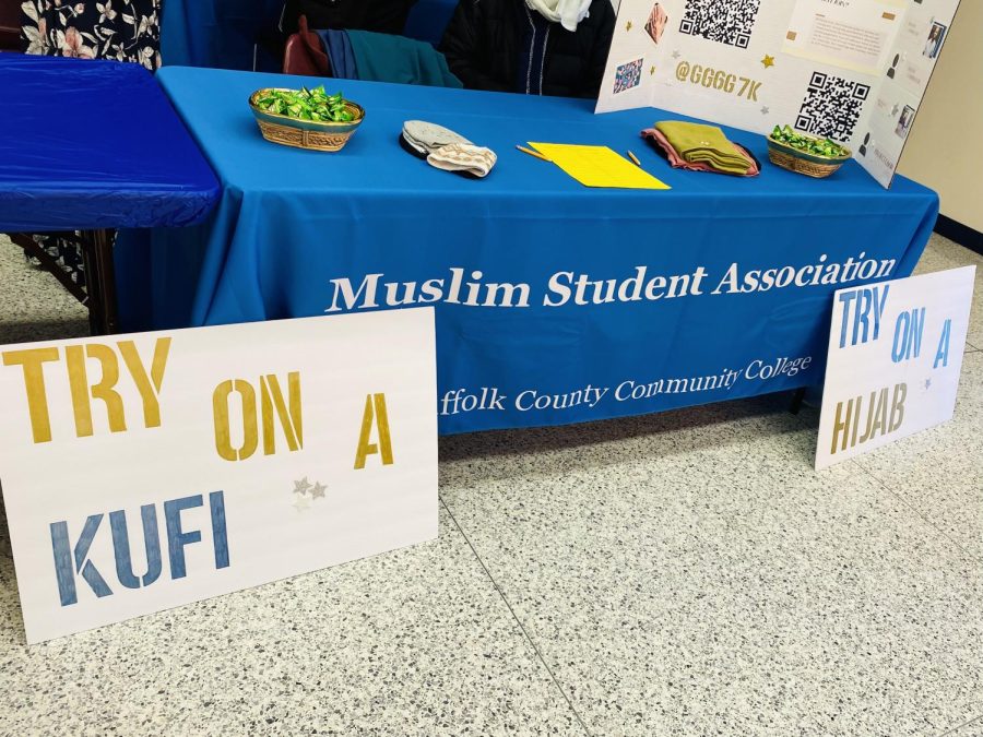 The Muslim Student Association table at the Spring Club Fair exhibits Muslim cultural items at Babylon Student Center on Feb.1, 2023. (Compass News/Hao Guo)
