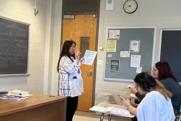 Professor Kimberly Ng-Southard teaches an English course on April 10, 2024. Course evaluations would allow students to give feedback on what theyve learned. 